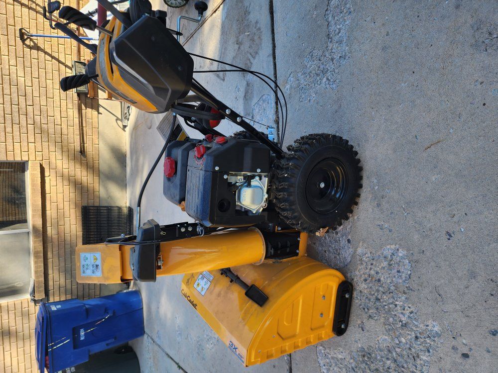 cub cadet snow blower