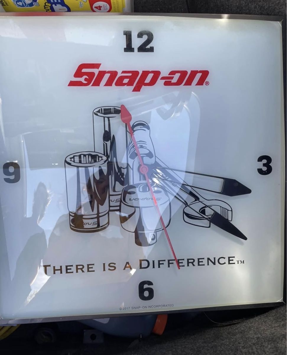 Snap on bubble clock light up