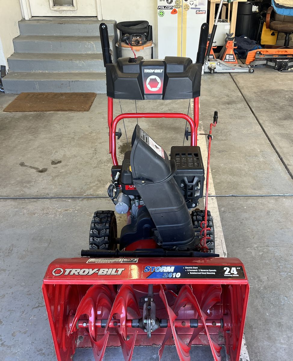 Troy-built storm 2410 snowblower