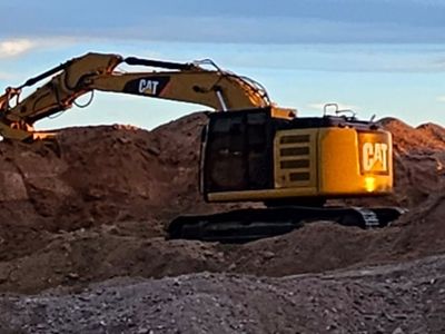 Excavator excellent condition