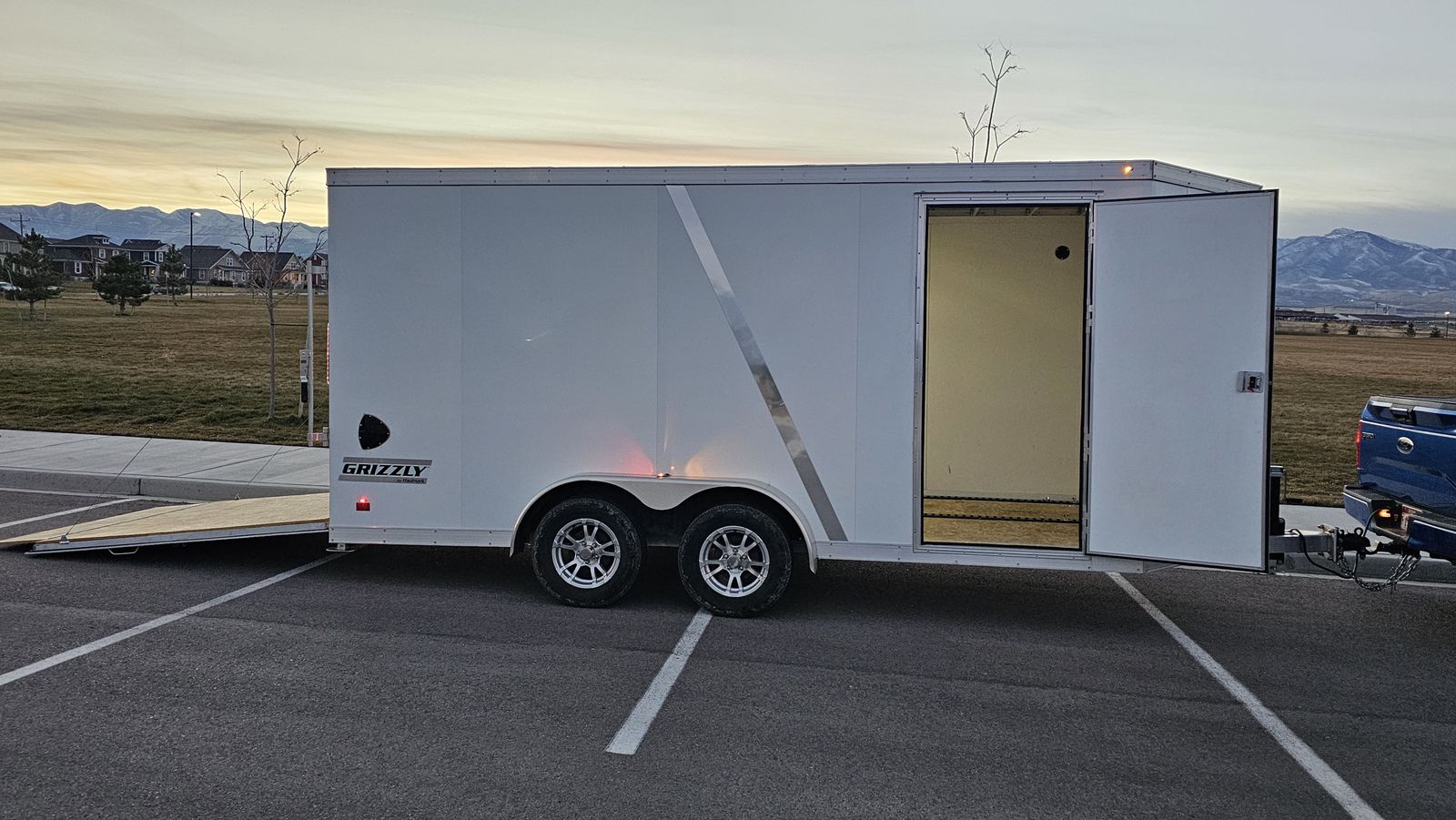 2021 Haulmark Grizzly ALX Enclosed Cargo trailer - aluminum 16' x 7'