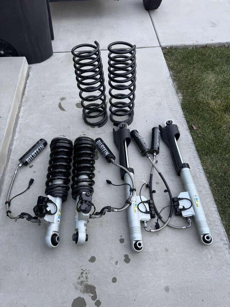 2021-24 Ram TRX Bilstein Black Hawk Shocks W/Lift