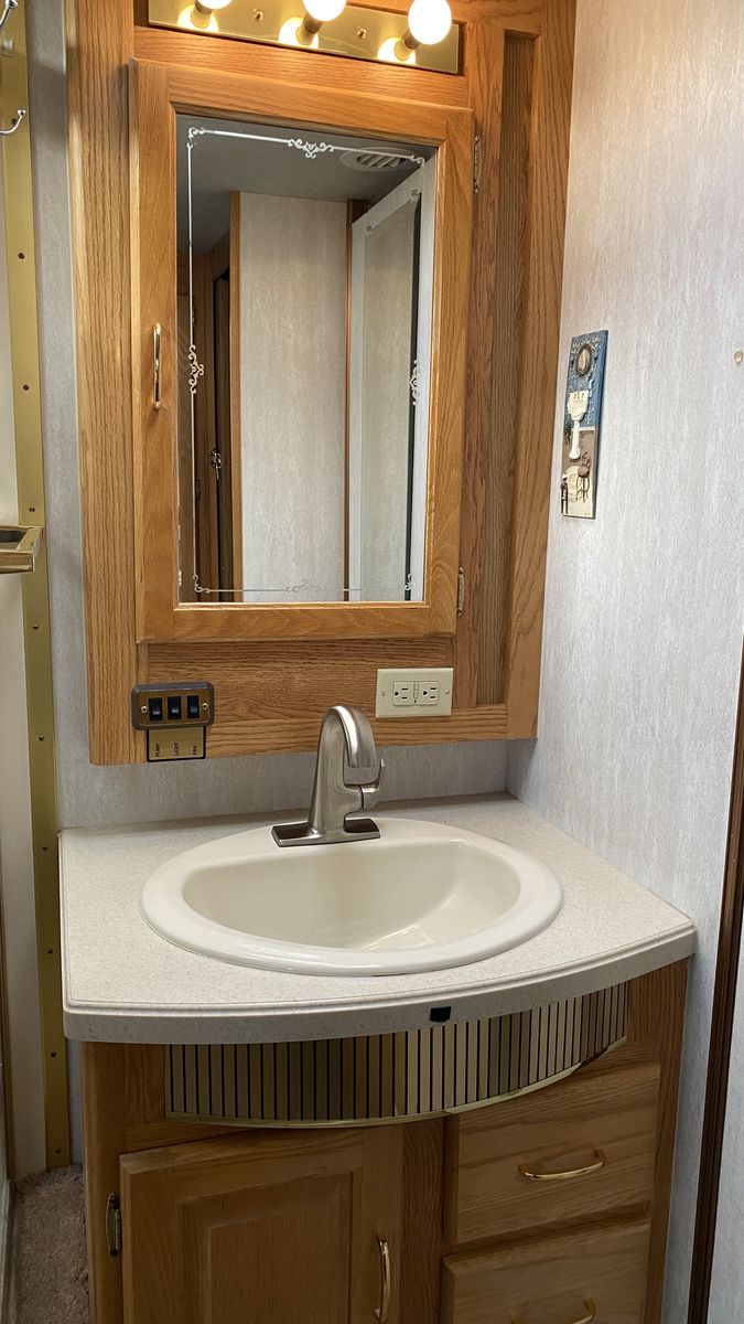 Main image 4