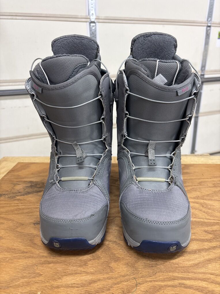 Burton Womens Felix Snowboard Size 7.5