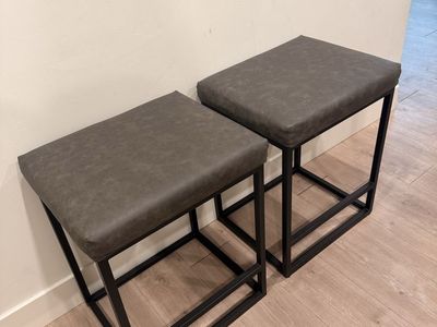 2 Counter Stools