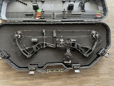 Bowtech Realm SS Compound Bow with Hard Case and Arrows
