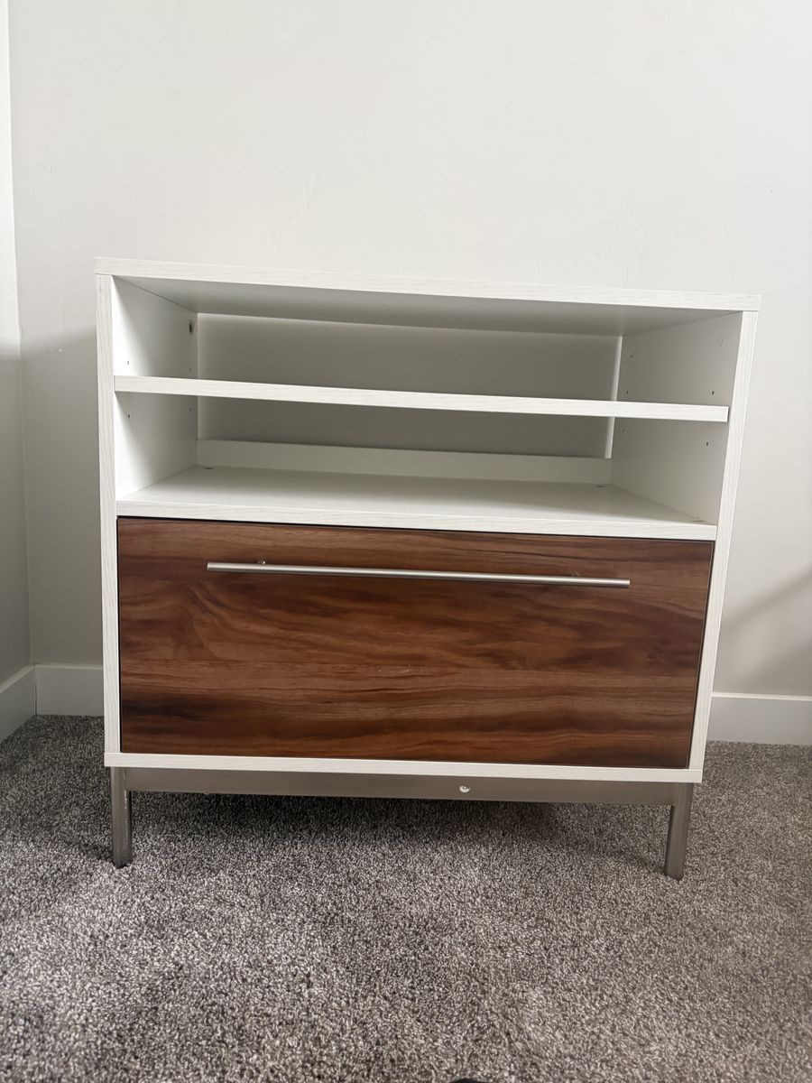 White Lateral File