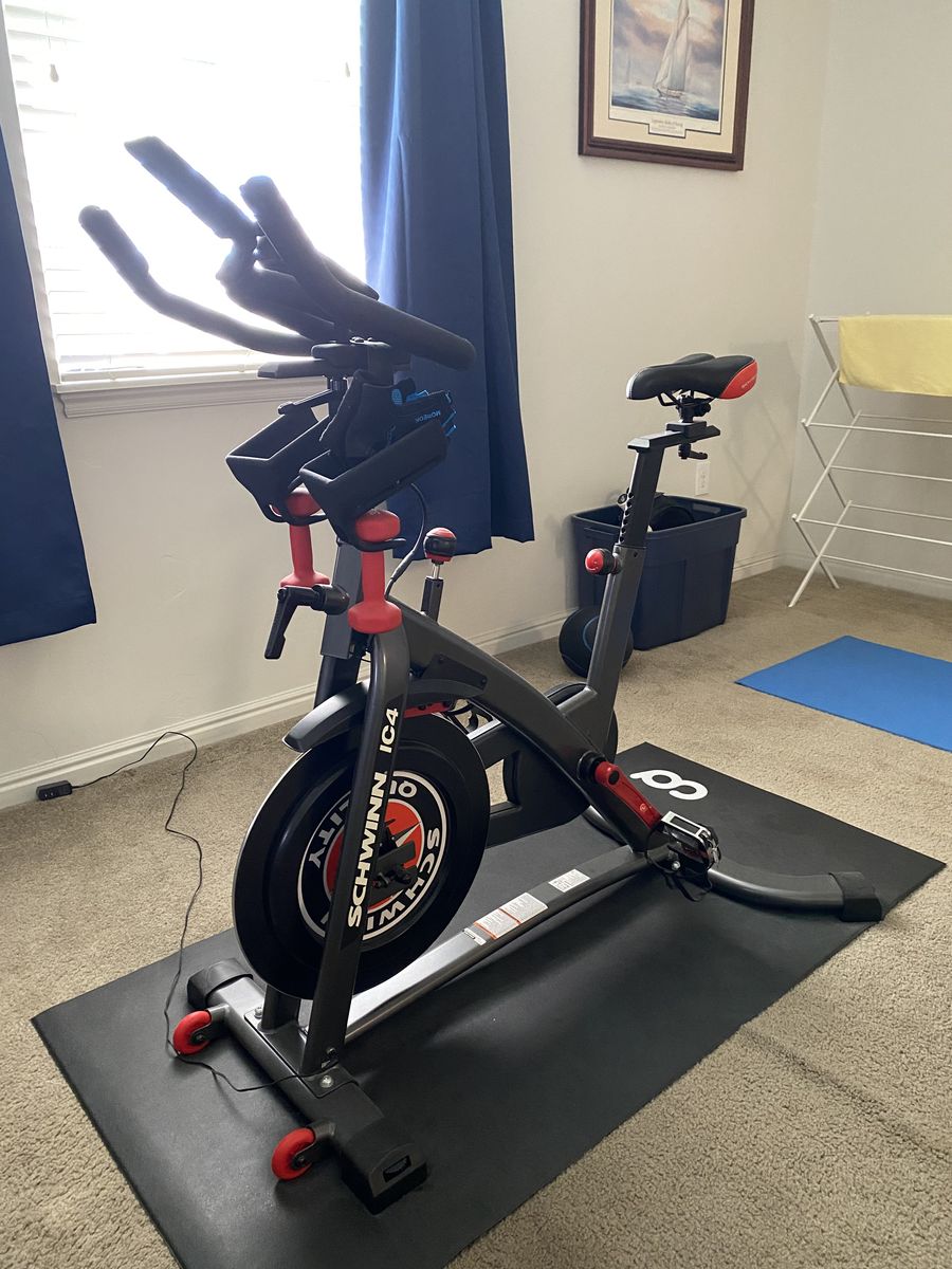 Schwinn IC4 Indoor Cycling Bike w/Bike Mat