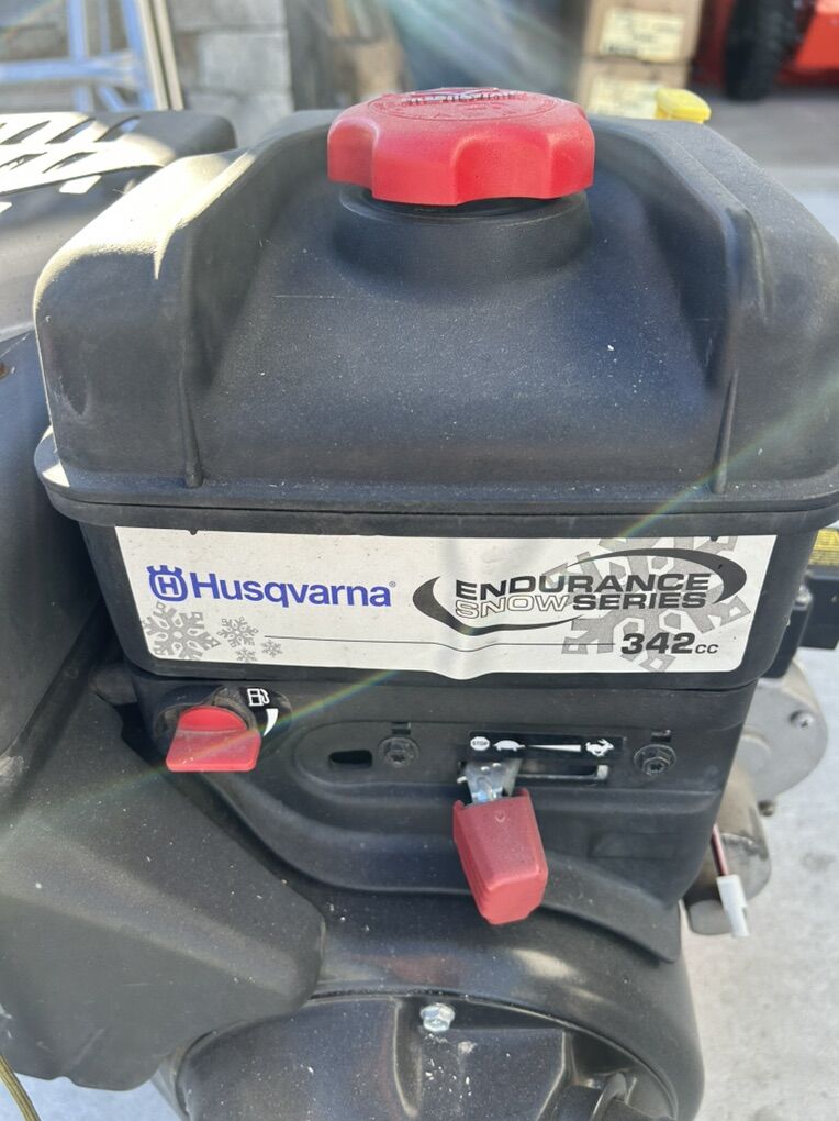 Husqvarna 342cc 23hp motor