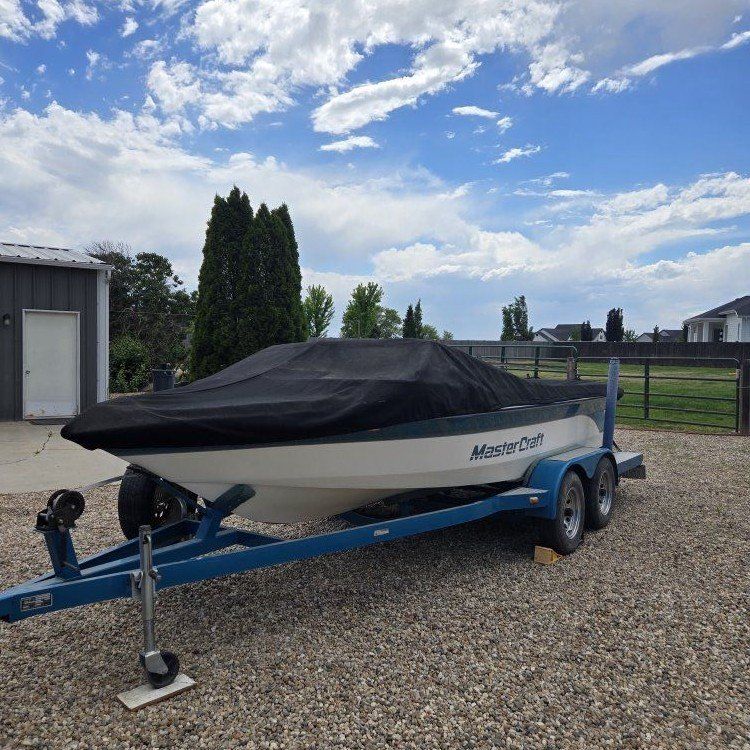 1989 Mastercraft 19' ProStar 190