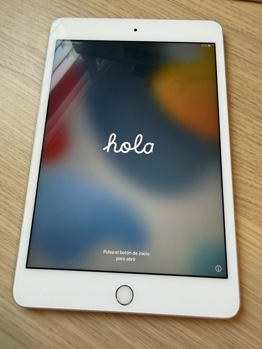 iPad mini 4 excellent condition