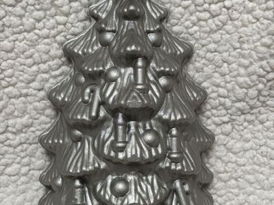 4.5 Cup Christmas Tree Cake Pan 3in Deep