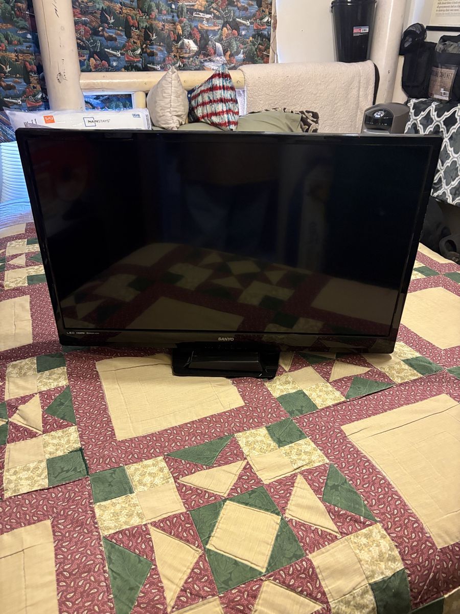 Sanyo 32 inch TV