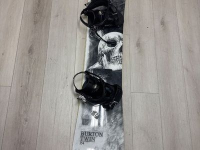 BURTON TWIN 154 SNOWBOARD