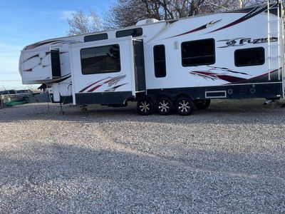 2011 Fusion 405 Fz Toyhauler ($24,000)