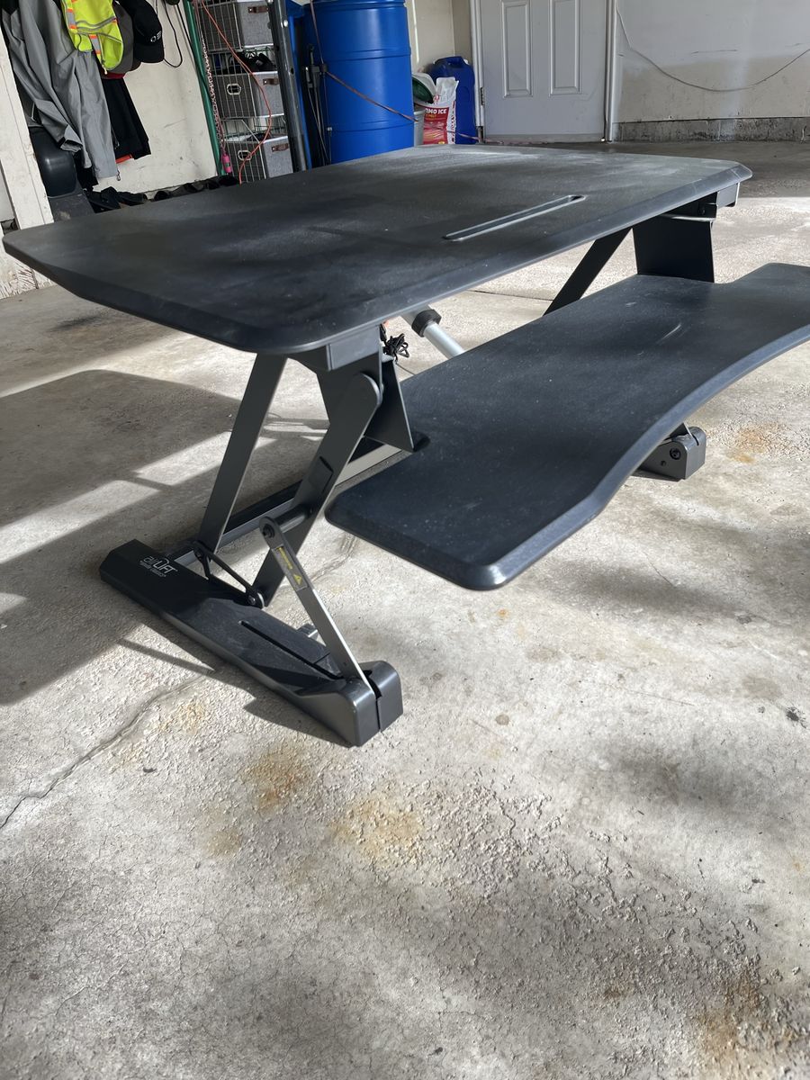 Desk Topper Height Adjustable with a Button