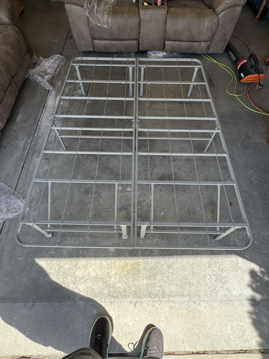 Full size bed and platform