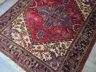 Vintage Persian Heriz Wool Rug, 6'8" x 5'3"