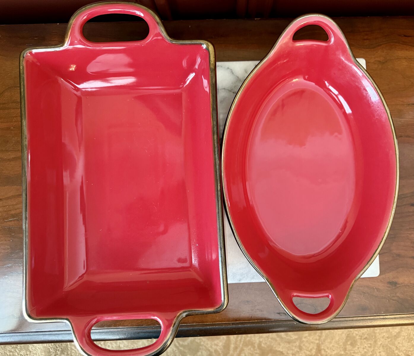 New - Beautiful Members Mark 2 Piece Fluted Bakeware Set - No Chips or Cracks Measurements in PIX