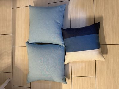 3 decorative throw pillows