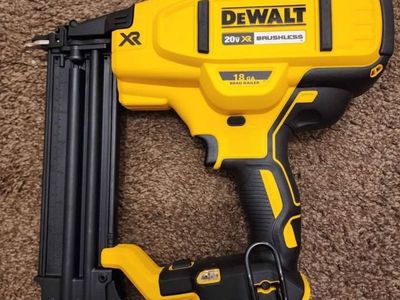 New Dewalt 20V MAX XR 18-Gauge Brad Nailer