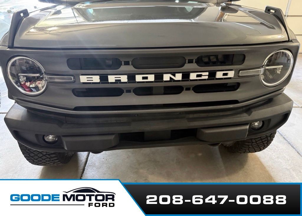 Main image 6