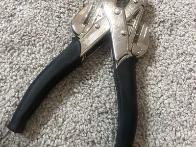 Multi-Size Hole Punch Plier Tool for Leather, Fabric, Crafts