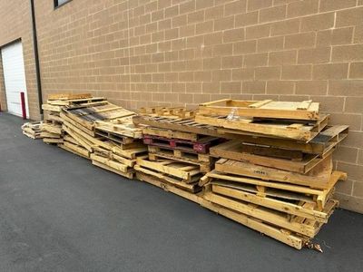 FREE WOOD PALLETS