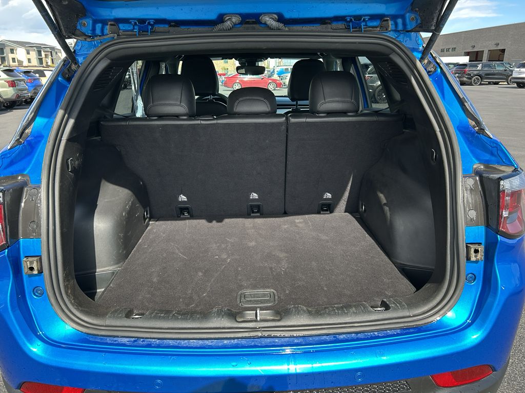Main image 8