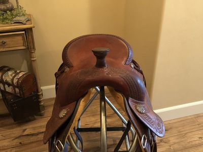 Circle y saddle cutter