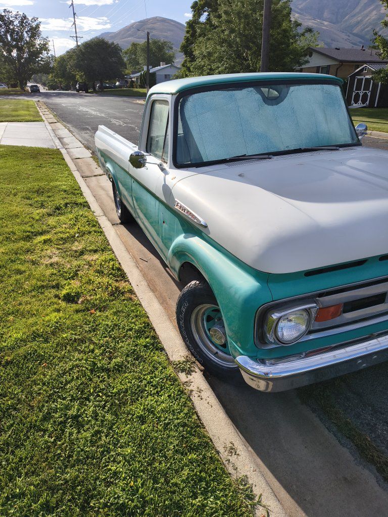 Ford F-250 Custom Cab Vintage Pickup Truck - Teal & White