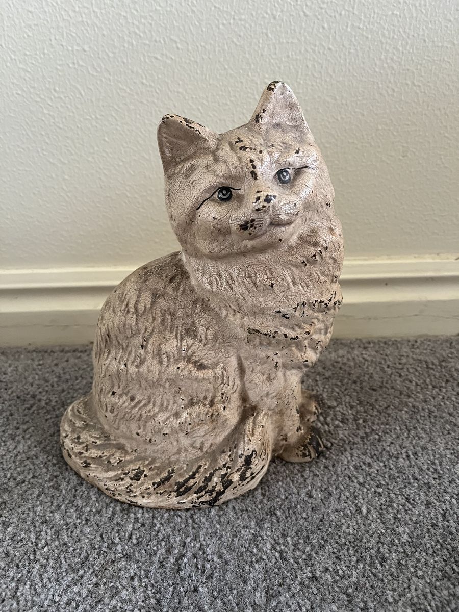 Cast iron Cat
