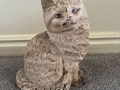 Cast iron Cat