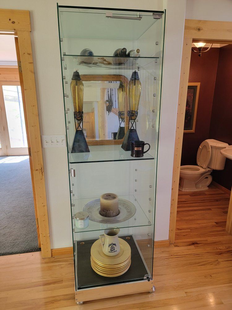 Modern Glass Display Cabinet with Adjustable Shelves - Excellent Condition Showcase