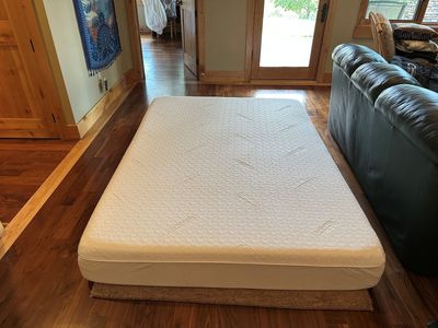 Free Tempur-Pedic Foam Mattress Queen Size