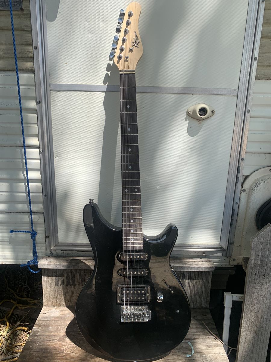 Rogue Rocketeer Electric Guitar - Black (Model RR100PKBK)