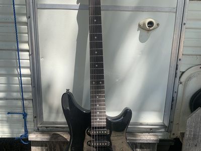 Rogue Rocketeer Electric Guitar - Black (Model RR100PKBK)