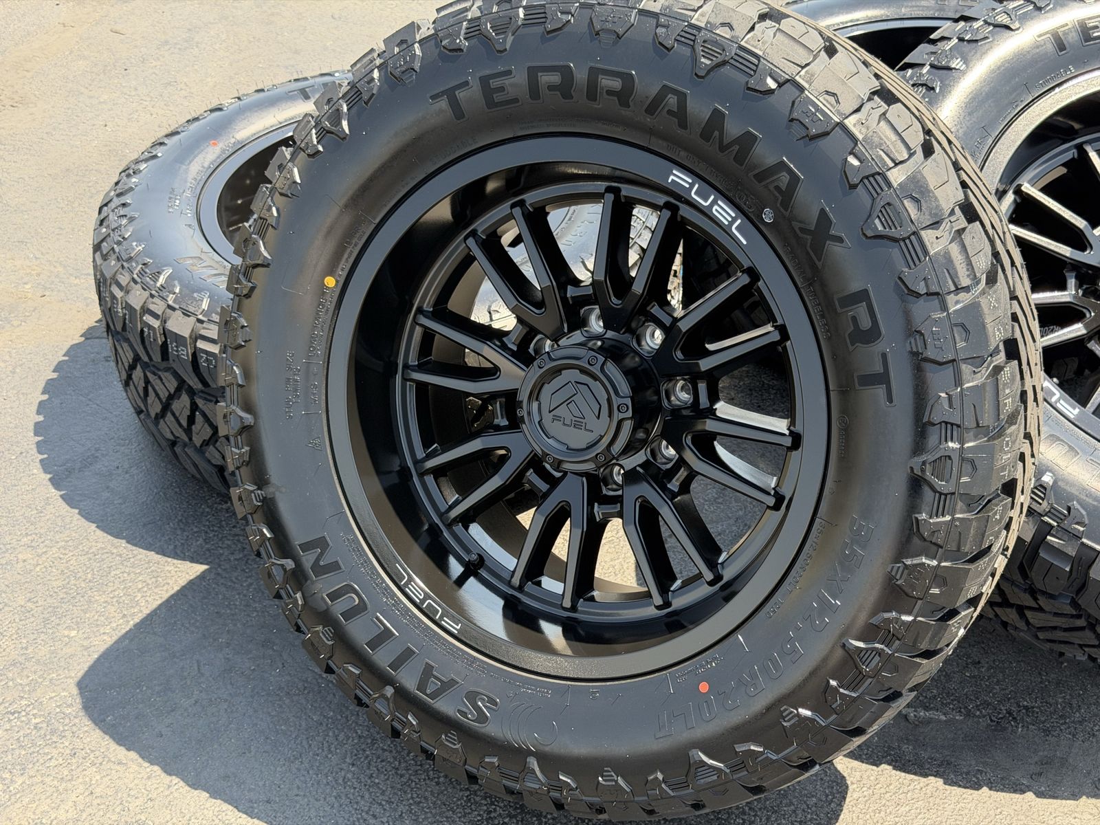 20” Fuel Rebel 8 Lug 8x170 Ford F250 F350 35” Sailun R/T 35x12.50R20