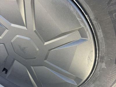 Wanted ISO Tesla Model Y 18 wheels Oem 2026