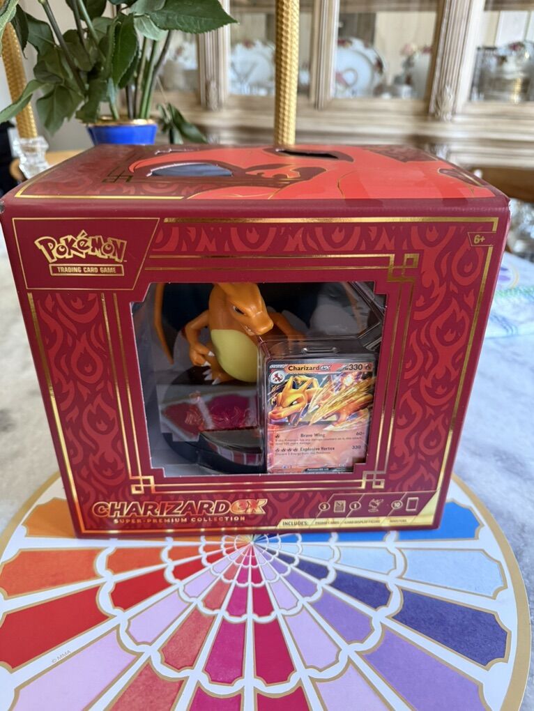 Pokemon Charizard Super Premium Collection Statue