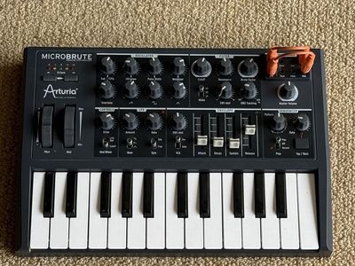 Arturia MicroBrute Analog Synthesizer - Compact Monophonic Synth Keyboard with Sequencer