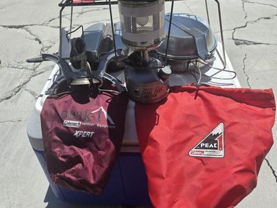Vintage Coleman Peak 1 Xpert Dual Fuel Lantern & Camping Cookware Set with Stove