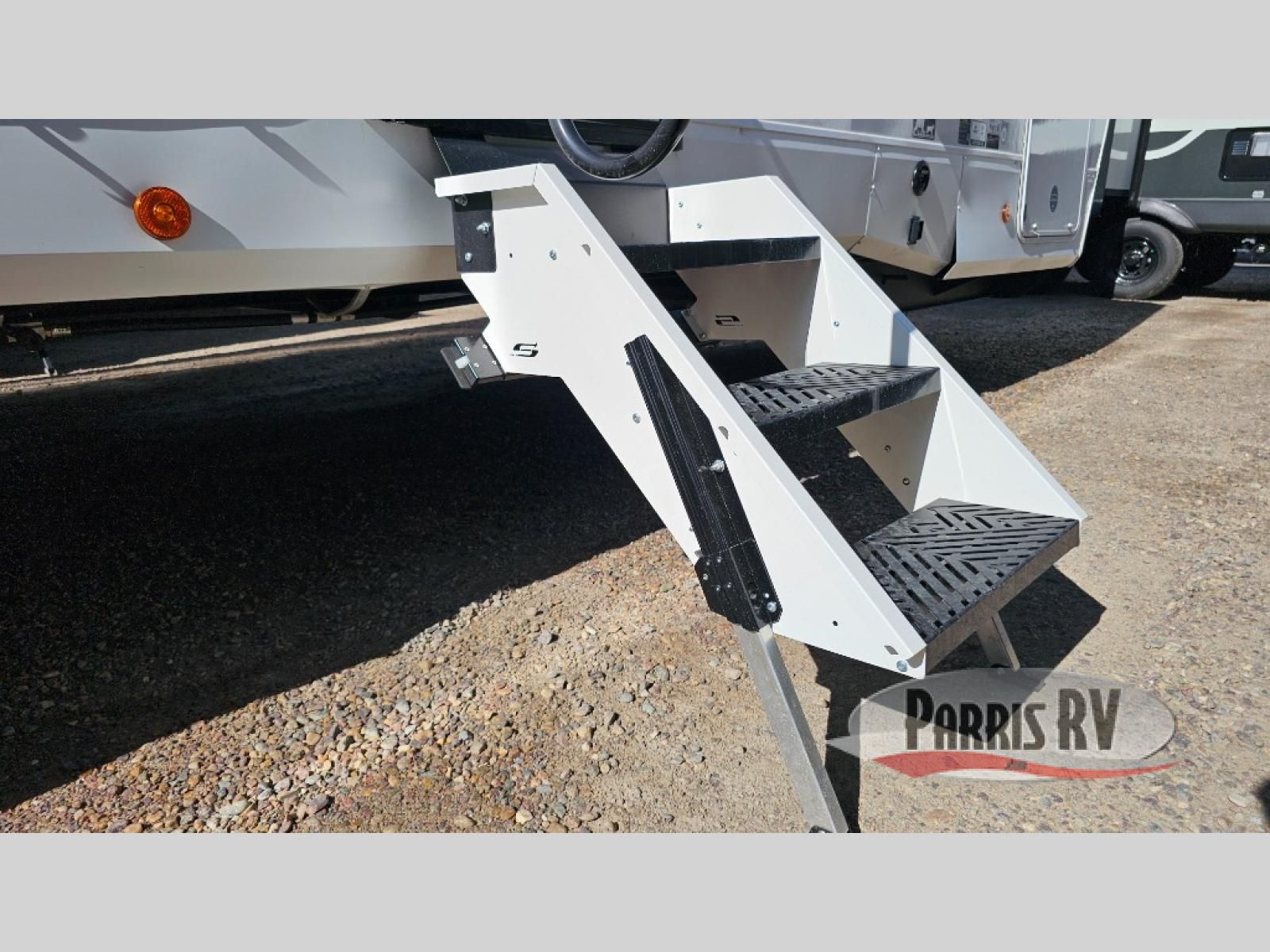 Main image 6