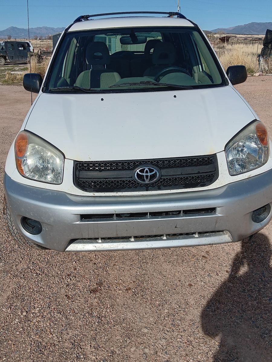 2005 TOYOTA RAV4 Base