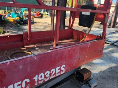 mec 1932es scissor lift