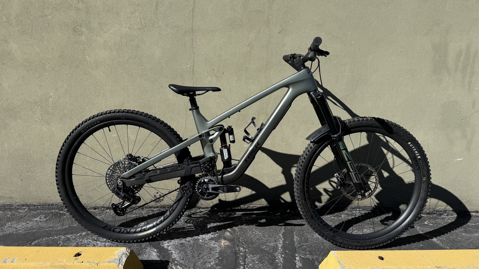 Trek Slash 9.9 XO AXS T-Type - Large - 29" & Mullet Included