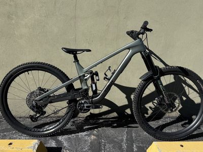 Trek Slash 9.9 XO AXS T-Type - Large - 29" & Mullet Included