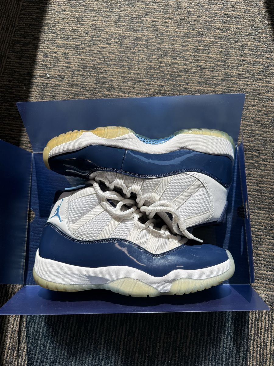 Air Jordan 11 Retro Win Like 82 White Navy Size 9 Sneakers with Original Box