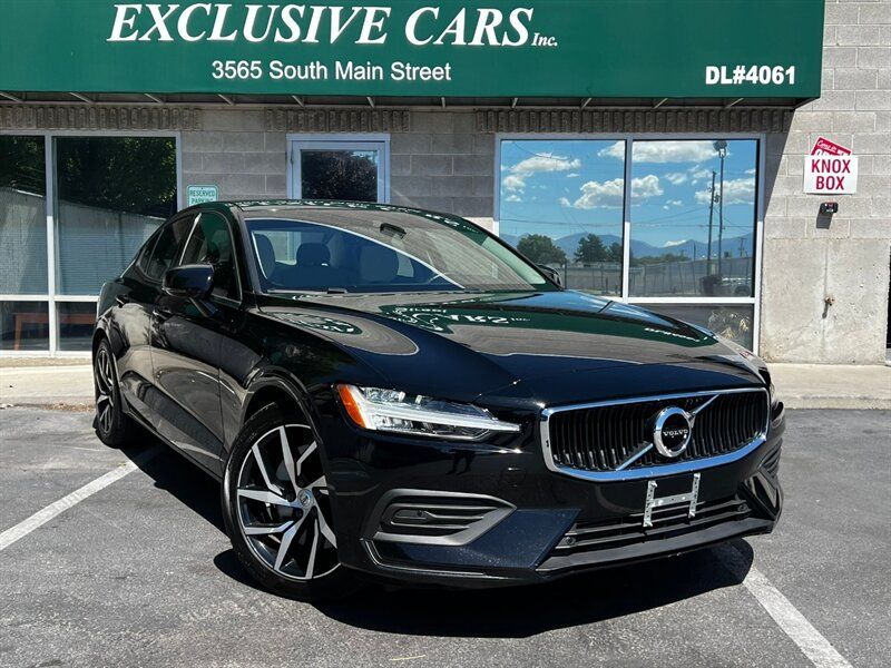 2020 Volvo S60 T6 Momentum