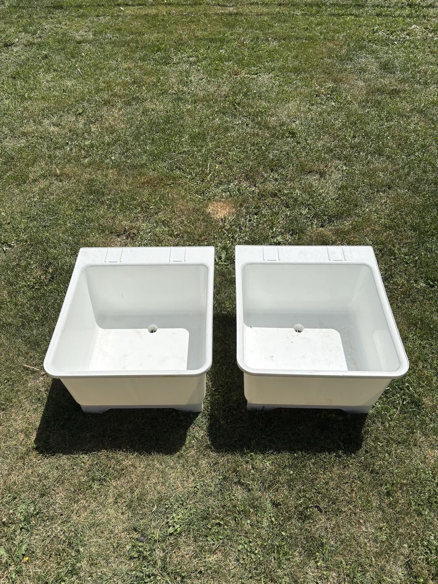Utility sink